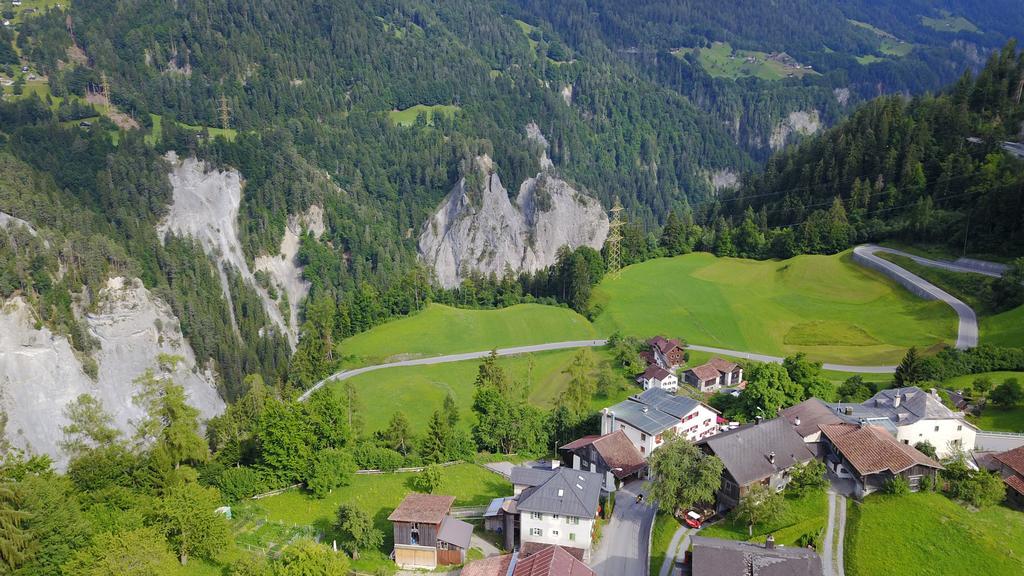 Gasthaus Roessli Versam Exterior photo